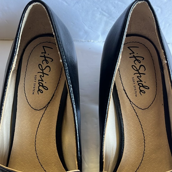 LifeStride Devyn Loafer - Picture 6 of 9